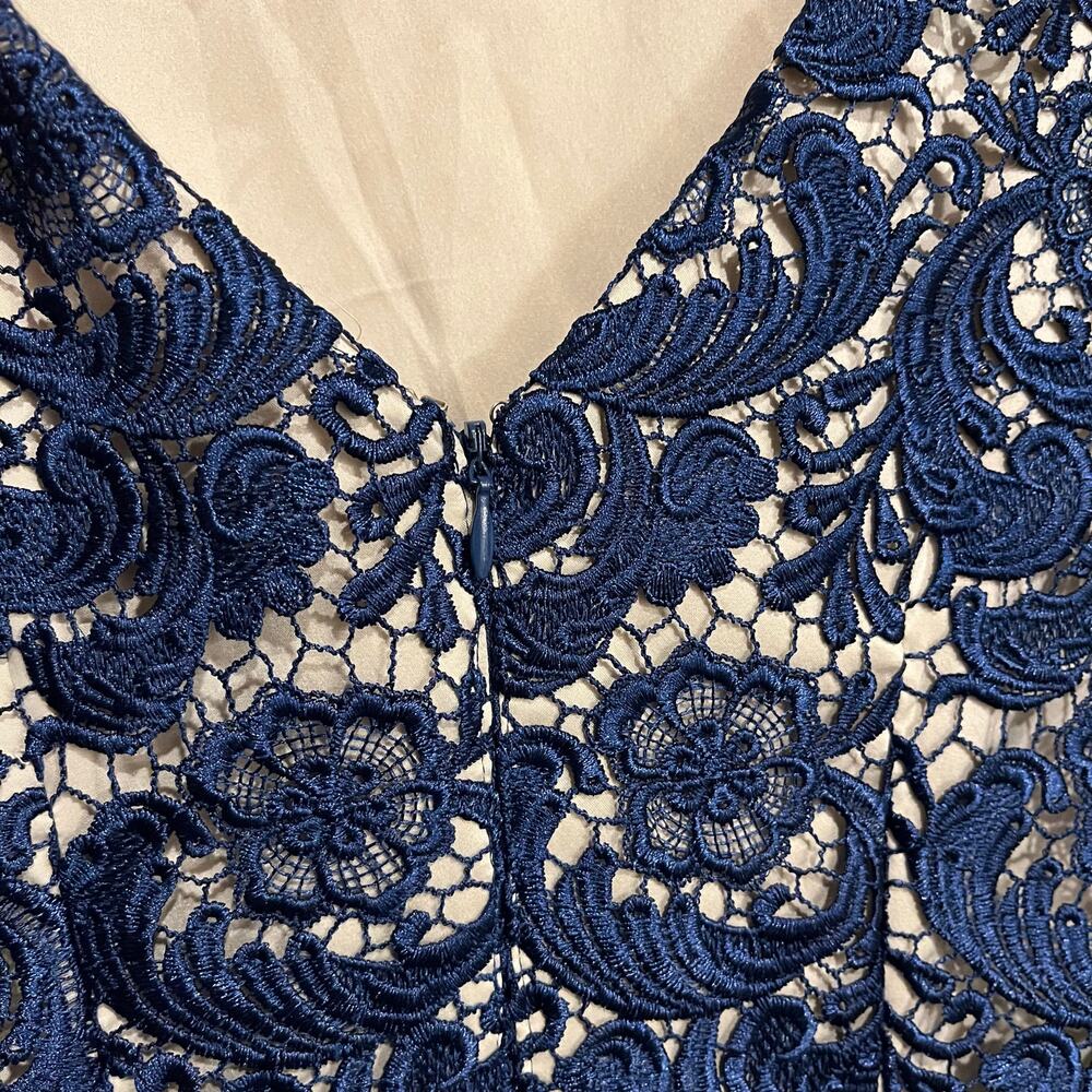 Eliza J Dress Royal Collection Sheath Navy Blue Lace 3/4 Sleeve V Back Size 6 - Picture 3 of 6